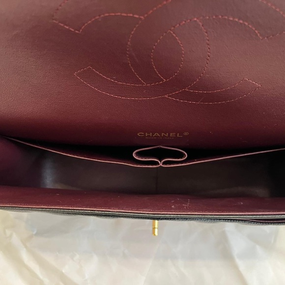 Host pick 🎉🎉 jumboChanel caviar gorgeous in new condition  🎉🎉 - Picture 13 of 16